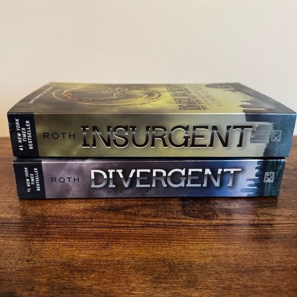 Divergent & Insurgent by Veronica Roth Paperback Lot of 2 Books New - Picture 3 of 6